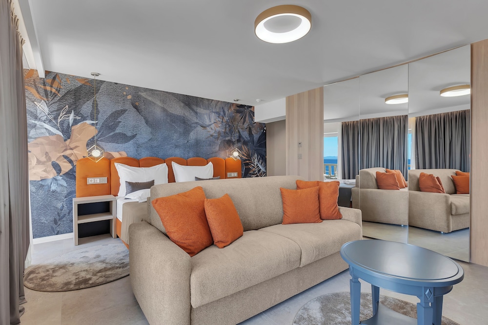 Superior Double Room, Sea View - Photo 2