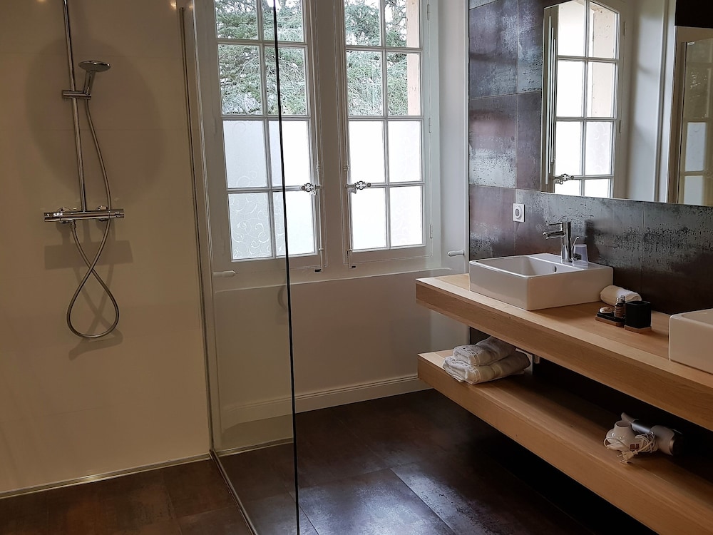 Junior Double or Twin Room, Ensuite, Garden View photo 3
