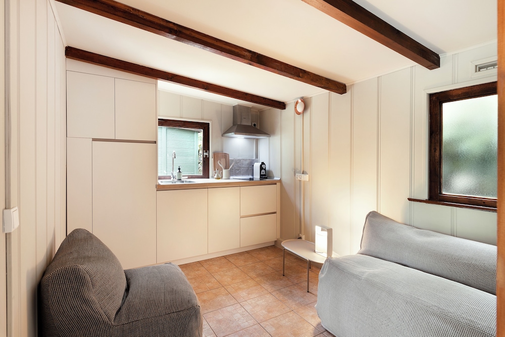 Romantic Bungalow photo 2