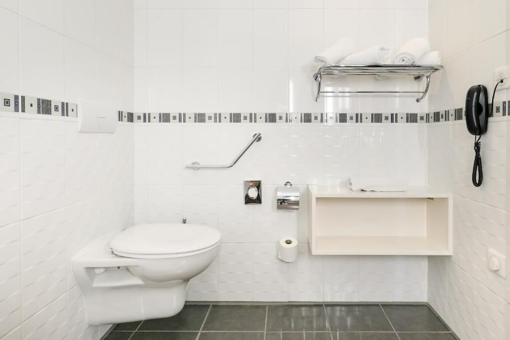 Superior Double Room, Mobility Accessible - Photo 3