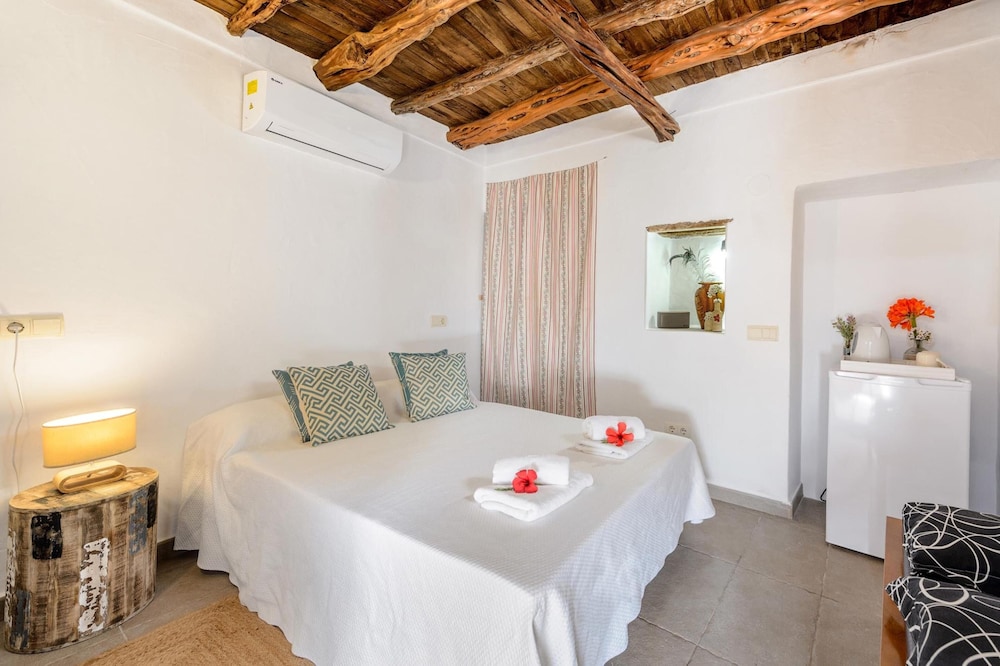 Standard Double Room (Almendro) photo 2