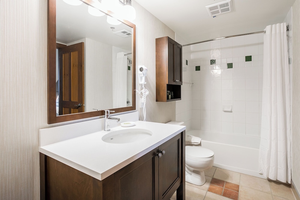 Condo, 2 Bedrooms - Photo 3