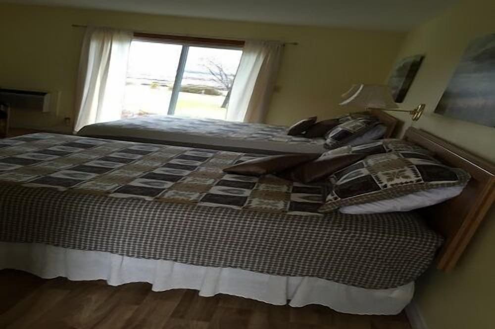 Standard Room, 2 Queen Beds photo 1