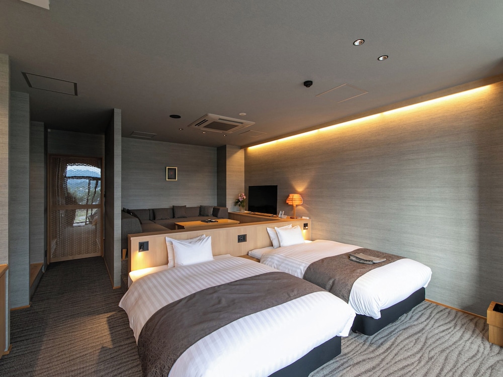 Suite with a private open hot spring bath TSUBAKI, Non Smoking photo 2