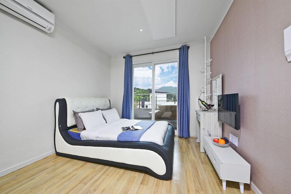 Basic Room, 1 Bedroom (202 (Terrace))