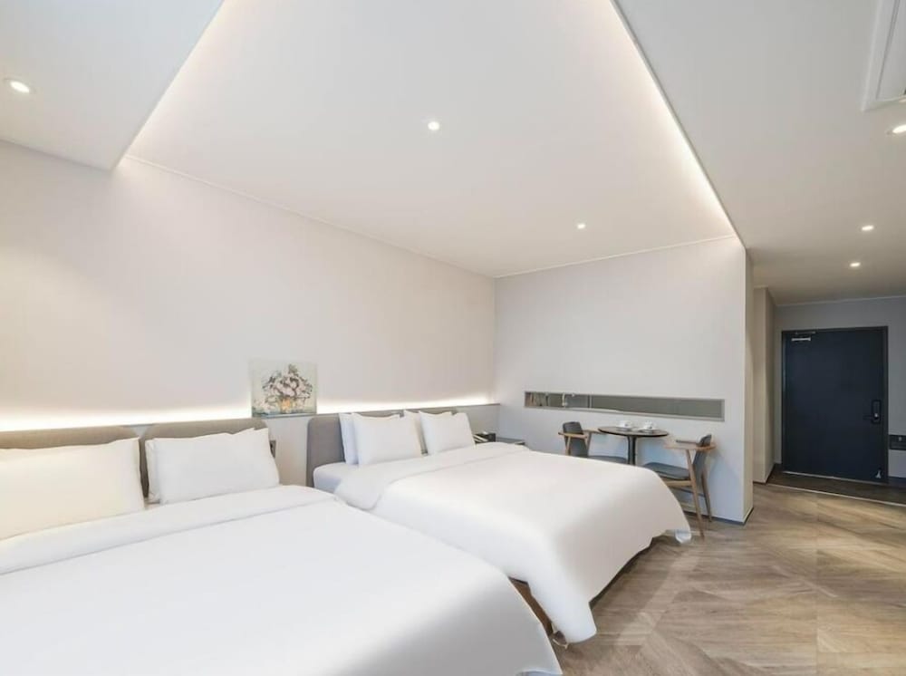 Deluxe Twin Room - Photo 2