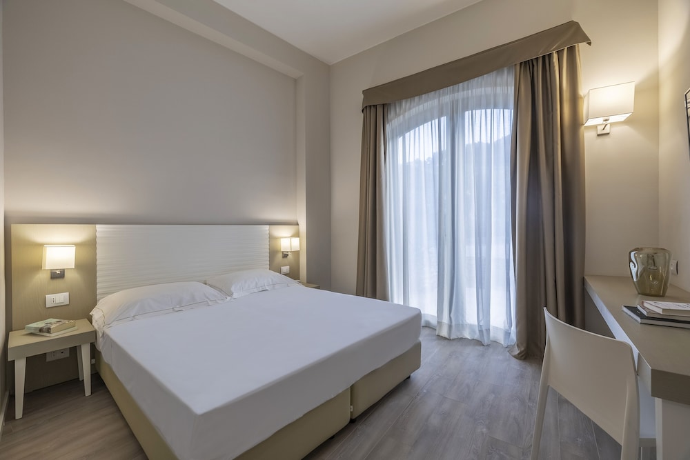 Economy Room