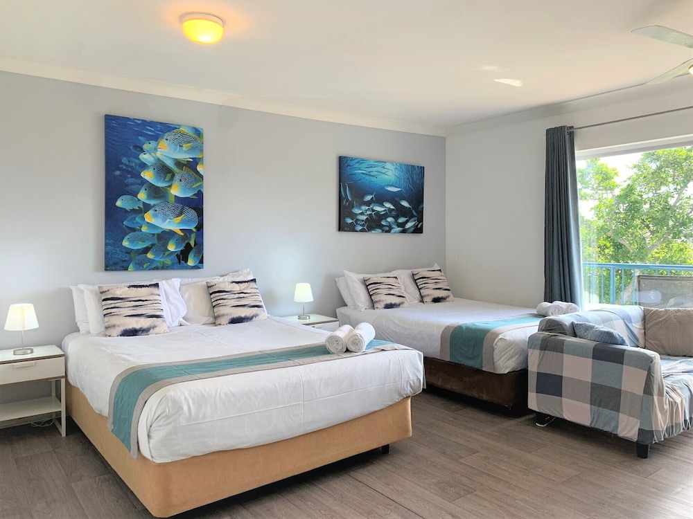 Superior Room, Multiple Beds photo 3