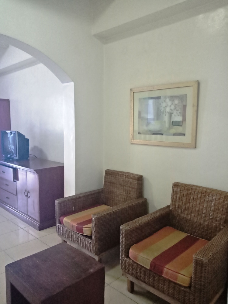 Deluxe Double Room - Photo 13