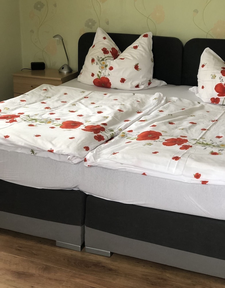 Basic Double Room, 1 Bedroom, Corner photo 2
