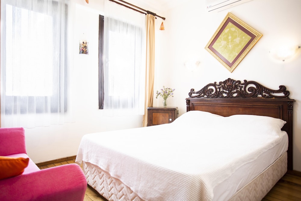 Standard Double Room, Non Smoking, Partial Sea View photo 1