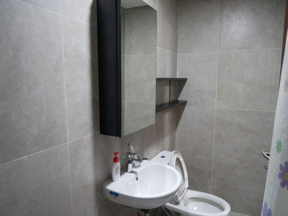 Economy Single Room, 1 Bedroom, Non Smoking photo 3