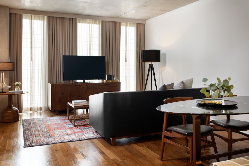 Suite (Aspen)