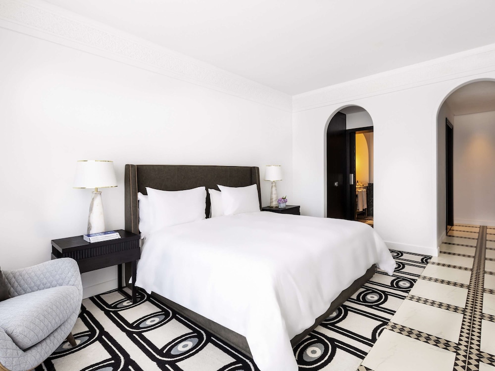 Fairmont, Suite, 1 King Bed - Photo 8