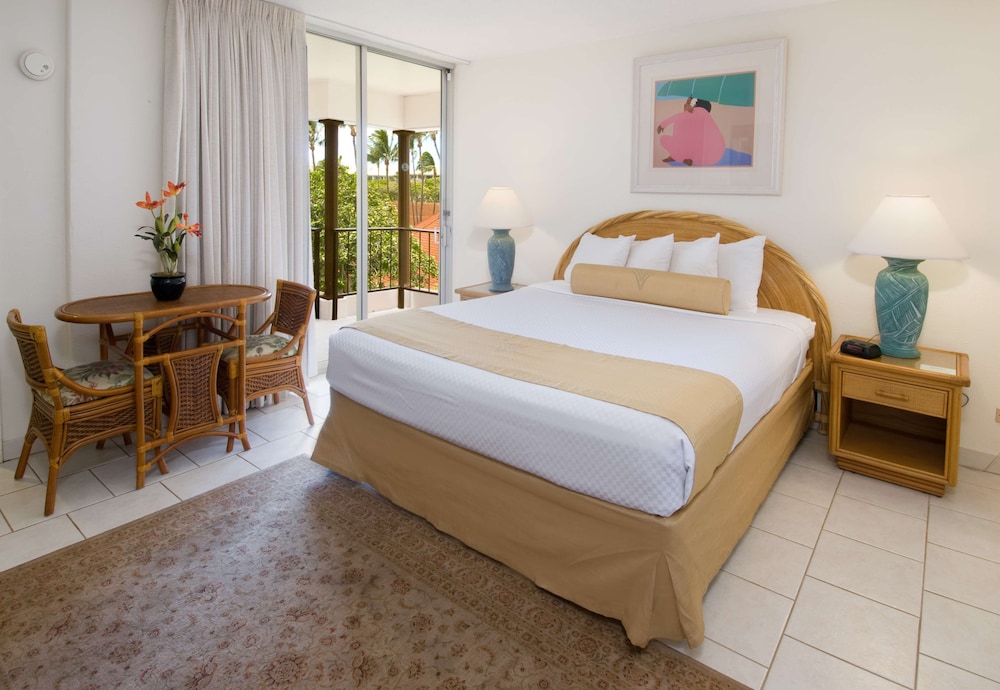 Room (Hotel) - Photo 1