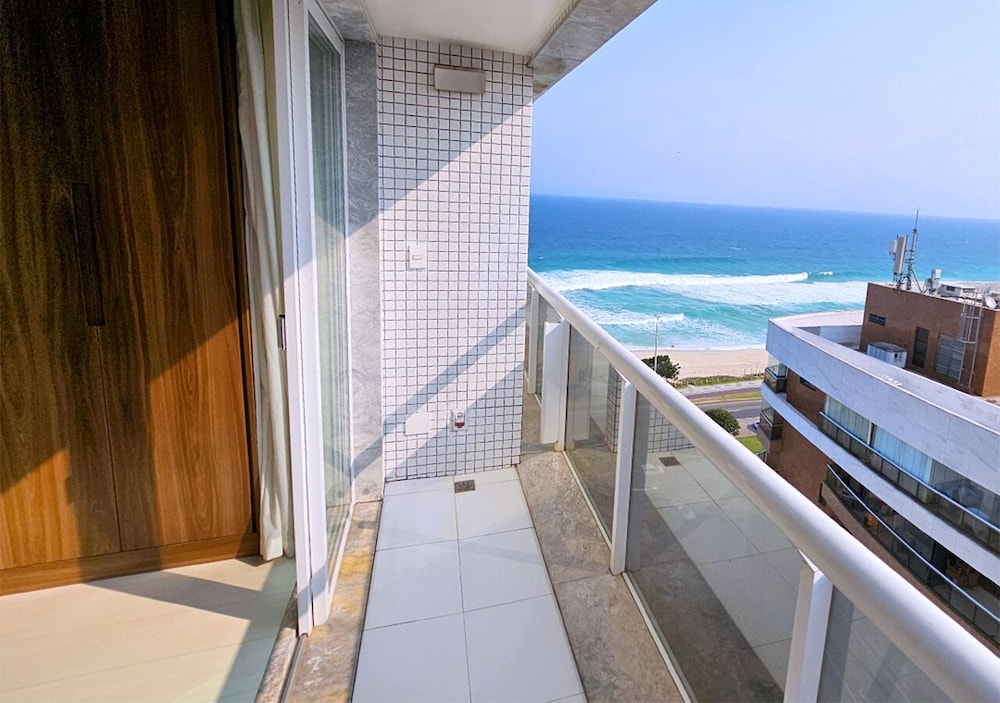 Master Double Room with Side Sea View thumbnail 5