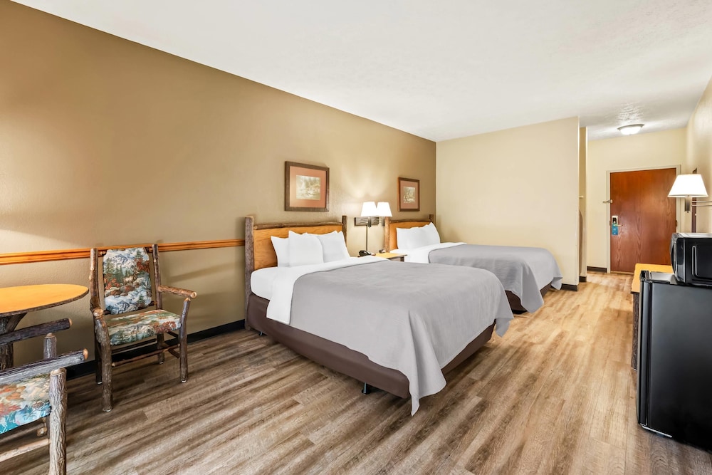 Suite, Multiple Beds, Non Smoking (Upgrade) photo 2