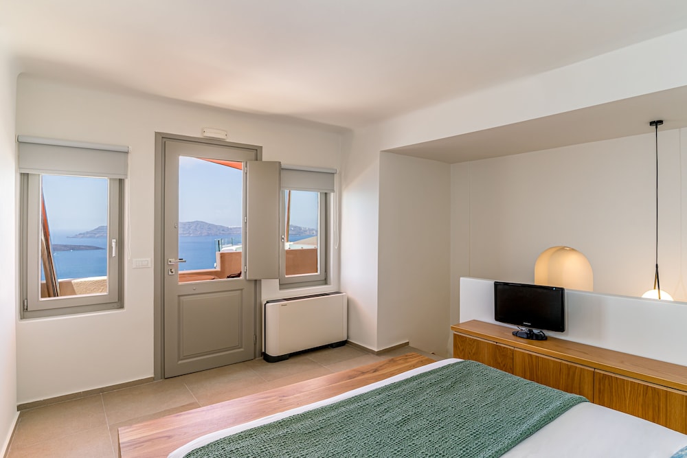 Duplex Suite with outdoor hottub Caldera View - Photo 10