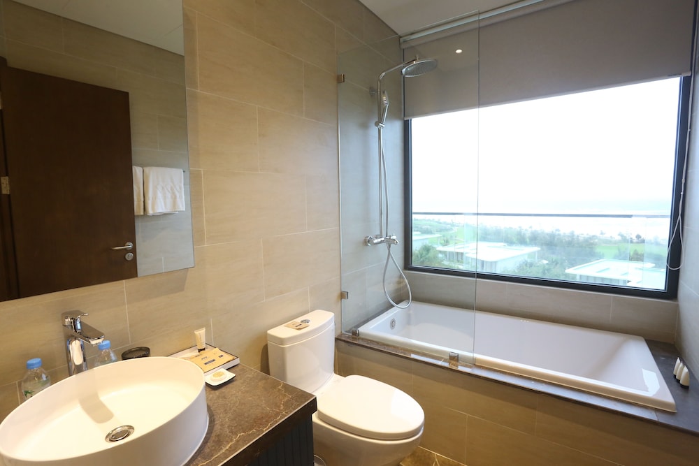 Grand Suite, Ocean View - Photo 6