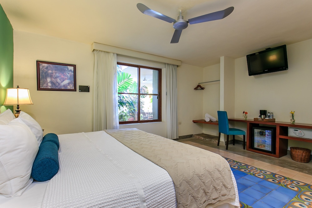 Standard Room, 2 Double Beds photo 3