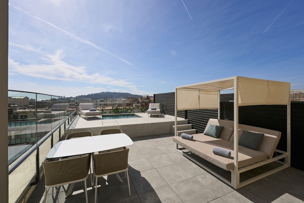 Junior Suite, Private Pool (Deluxe) thumbnail 6
