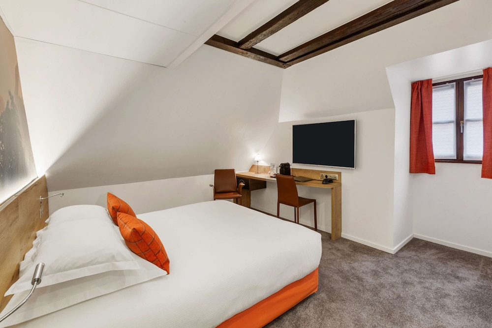 Comfort Room, 1 Queen Bed, Non Smoking photo 3