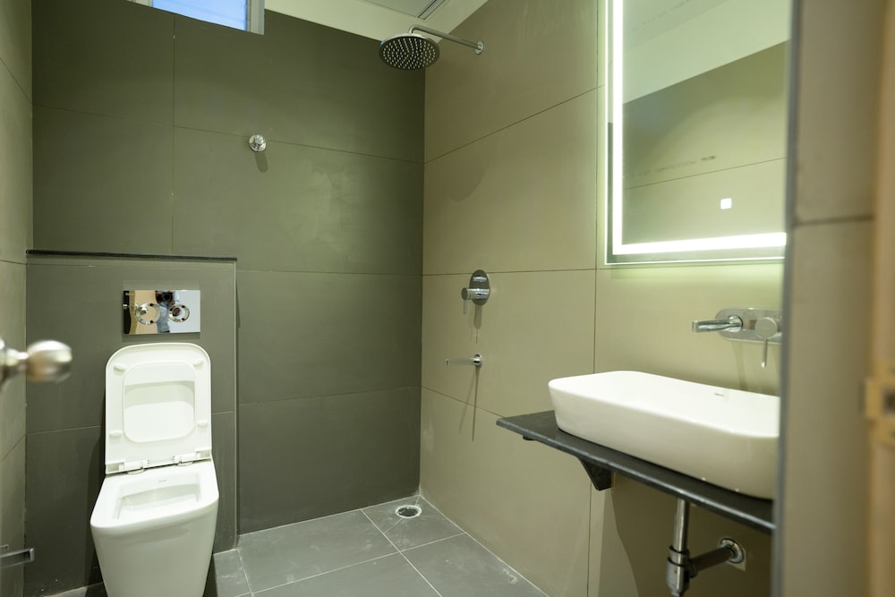 Premium Suite with Twin Bed photo 3