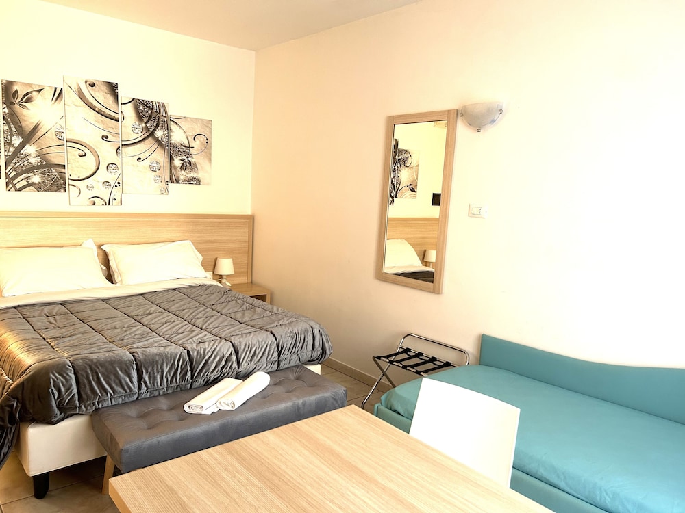 Triple Room - Photo 9
