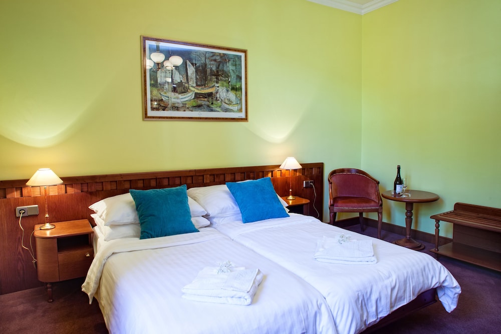 Standard Double Room, 1 Bedroom, Ensuite photo 2