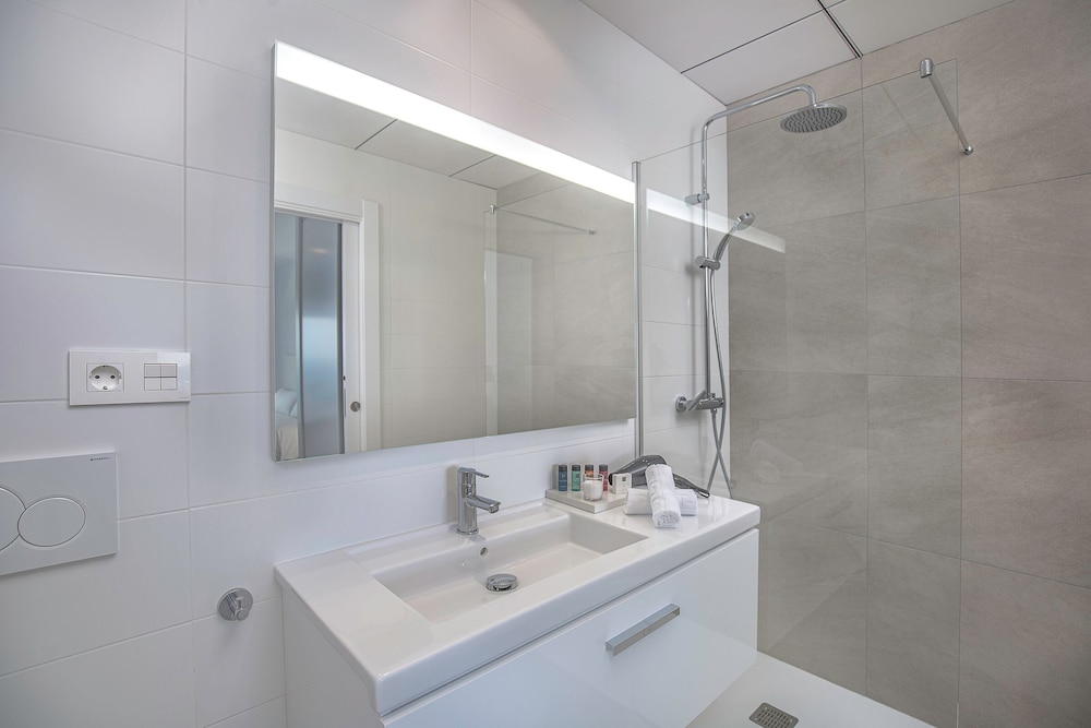 Panoramic Apartment, 1 Bedroom, Sea View - Photo 8