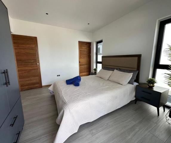 Three-Bedroom Deluxe Apartment