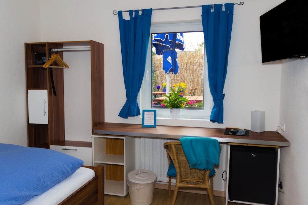 Single Room photo 2