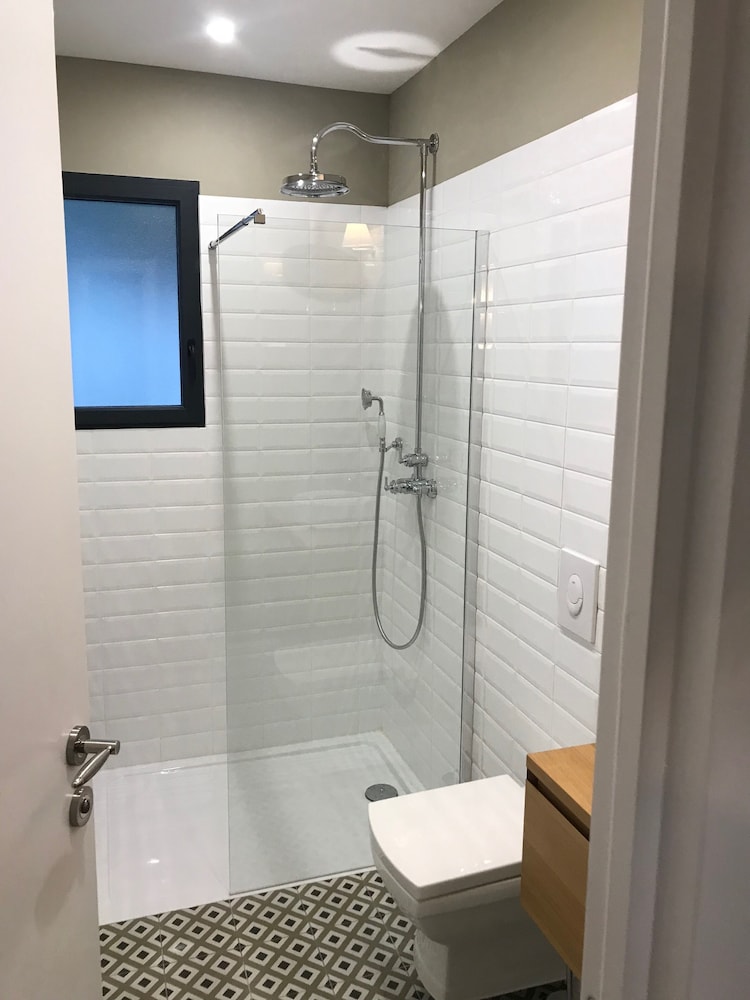Deluxe Apartment, Ensuite - Photo 13