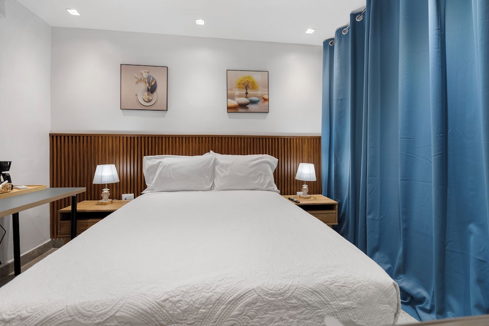 Comfort Room, 1 Queen Bed, Non Smoking, Private Bathroom photo 3