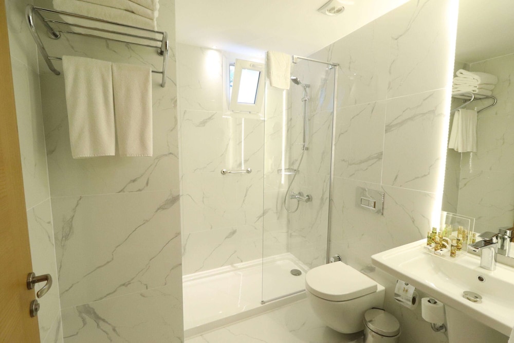 Deluxe Room, 1 Double Bed, Garden View - Photo 7
