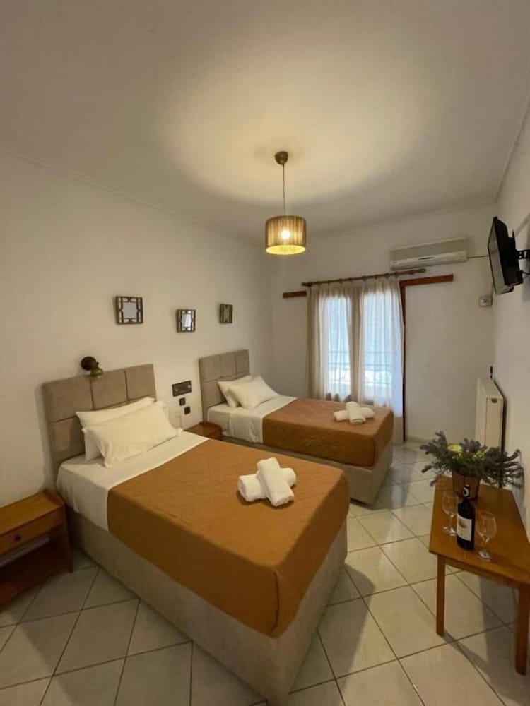 Double or Twin Room photo 3