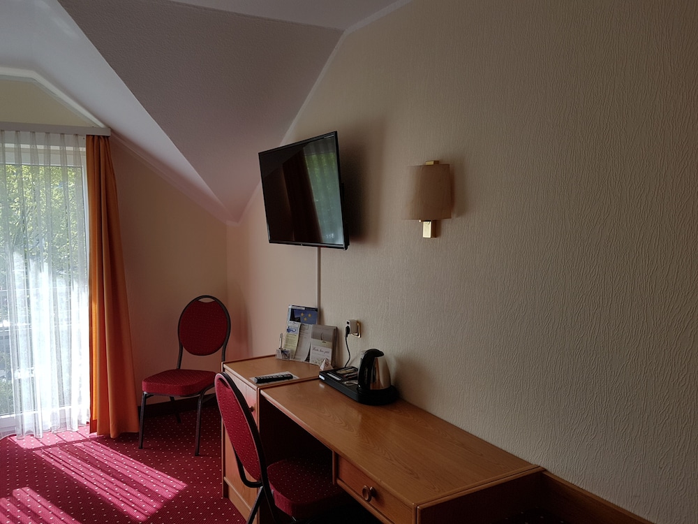 Standard Quadruple Room, Non Smoking, Mezzanine photo 2