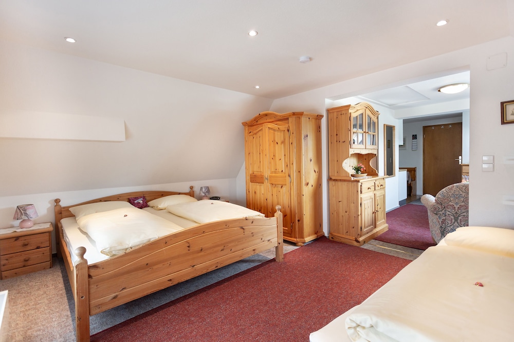 Classic Quadruple Room photo 2