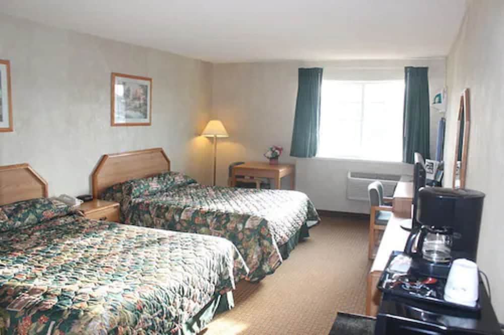 Basic Double Room, 2 Queen Beds - Photo 1