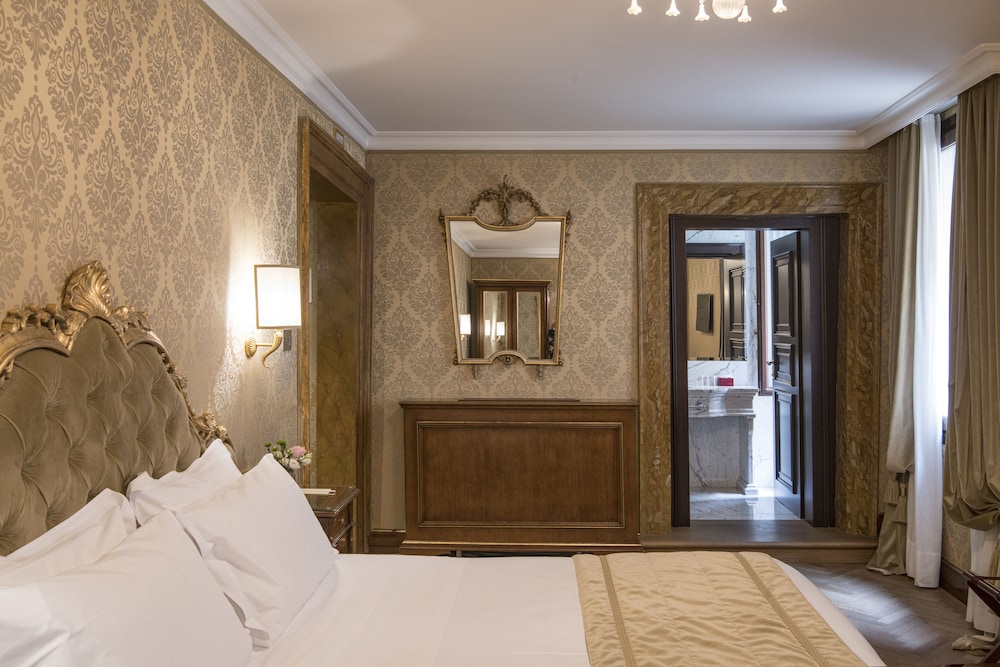 Superior Double or Twin Room - Photo 1