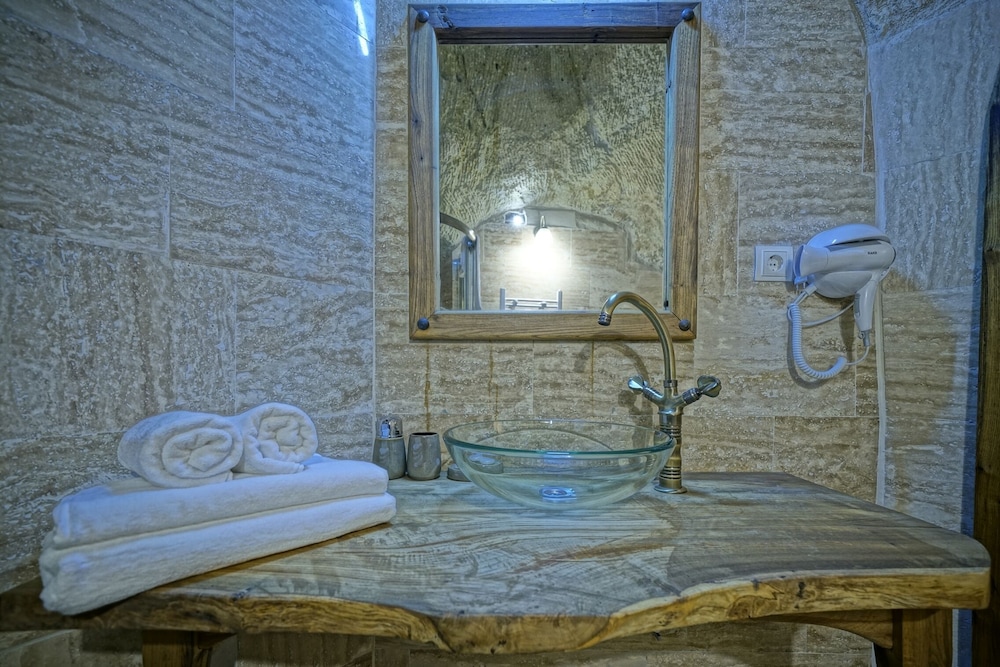 Double Room - Photo 9