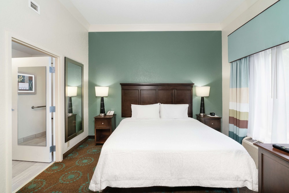 Suite, 1 King Bed, Accessible, Non Smoking - Photo 1