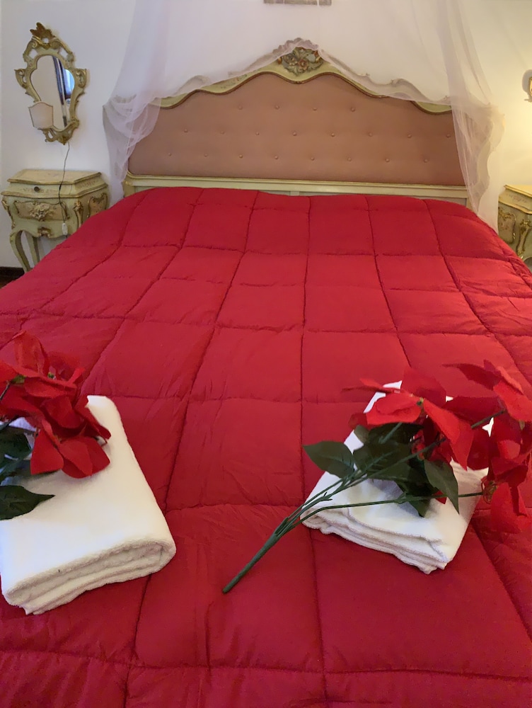 Superior Double Room, Shared Bathroom, City View photo 3