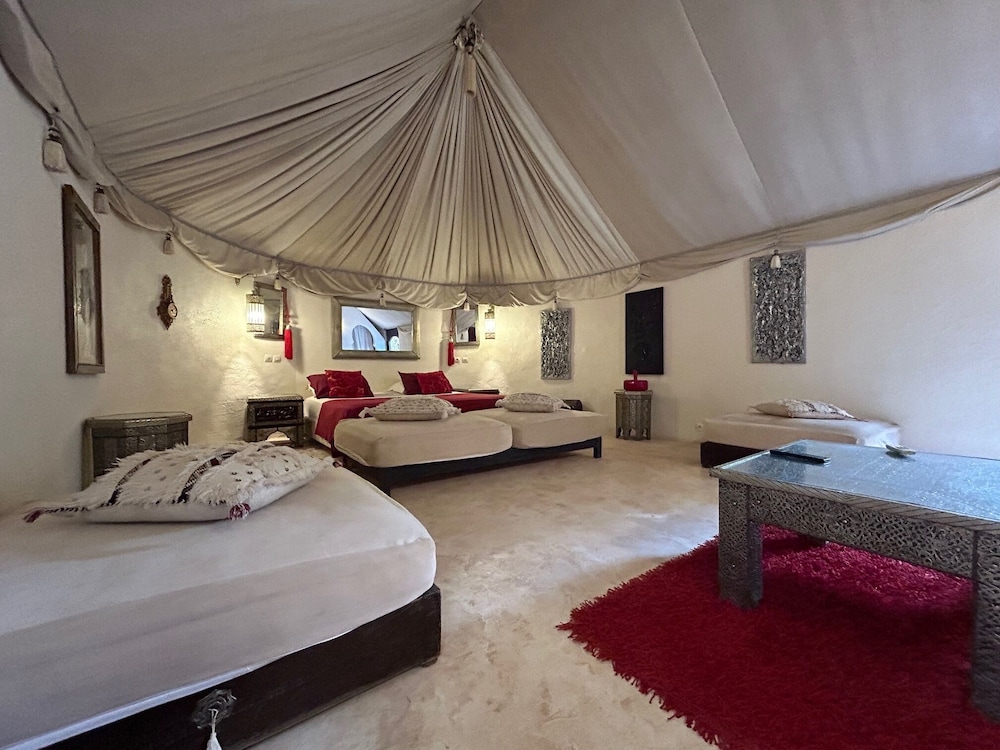 Deluxe Suite photo 1