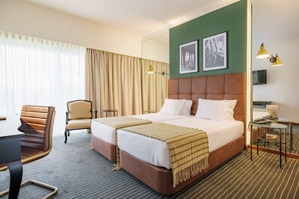 Twin Room (with Dinner)