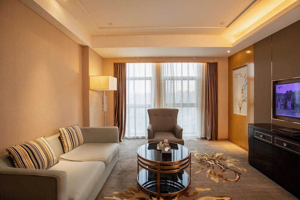 Suite, 1 King Bed