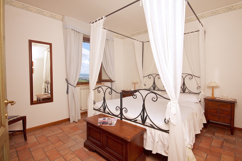 Honeymoon Apartment, 1 Queen Bed, Hill View photo 1