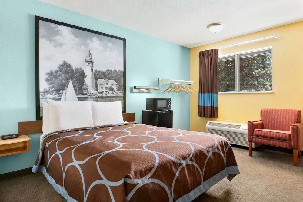Room, 1 Queen Bed, Accessible, Non Smoking (Roll-In Shower) - Photo 2