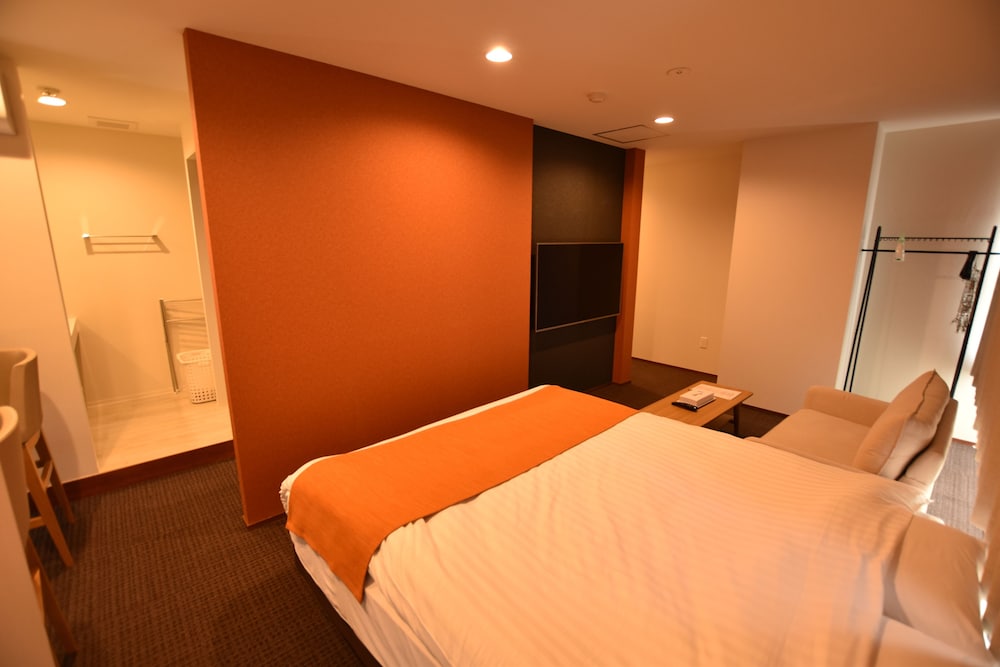 Romantic Studio Suite, 1 Queen Bed, Non Smoking, Hot Tub photo 2