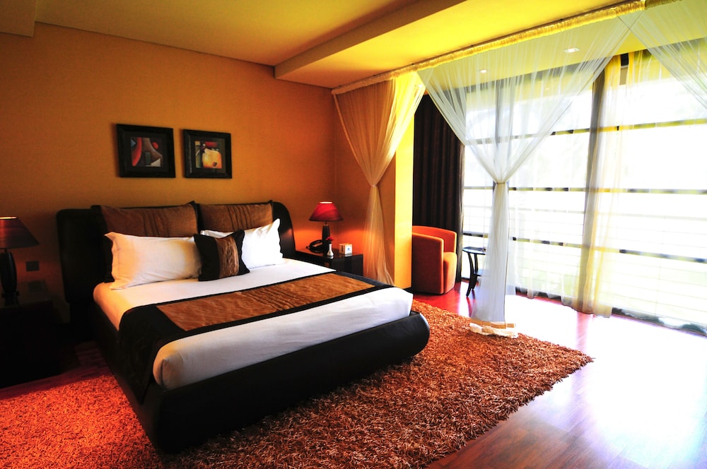 Executive Suite, Garden View